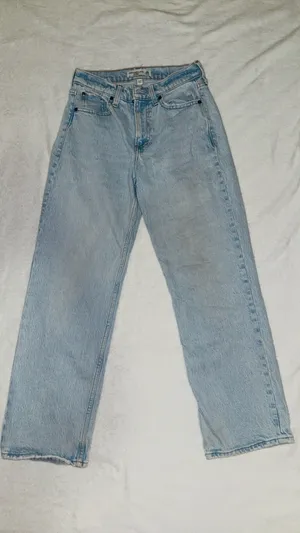 Abercrombie Low-Rise Baggy Jeans thumbnail 1