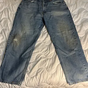 Levi’s 550 Denim Relaxed Fit. Waist:36 ,Inseam: 27 inches thumbnail 1