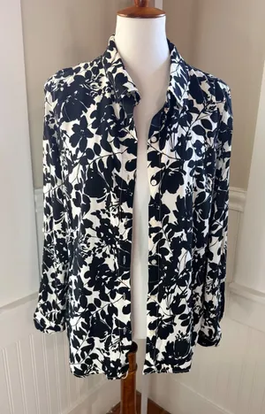 Tommy Hilfiger Floral Viscose Button Down Shirt Black White Size M thumbnail 1
