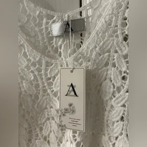 White Lace Crochet Sleeveless Top thumbnail 3