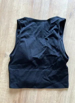 Amazon seamless v-neck crop top thumbnail 5