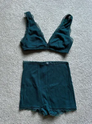 Victorias Secret Lingerie Set thumbnail 1
