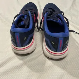 Brooks Women's Trainers thumbnail 3