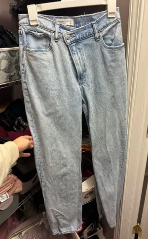 Abercrombie 90s Straight High-Rise Jeans thumbnail 1