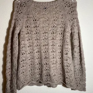 American Eagle Outfitters Sweater‎ thumbnail 2