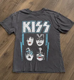 KISS‎ Band Tee Small Gray Distressed Graphic Rock T-Shirt 2020 100% Cotton thumbnail 1