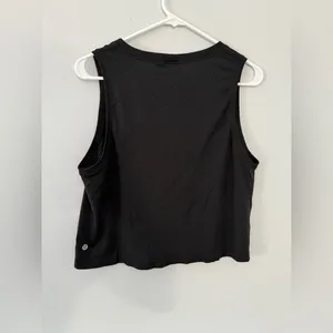 Lululemon Workout Tank Top Breathable Cropped Tank Top Lightweight Black Size 6 thumbnail 5