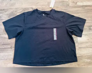 All In Motion T Shirt Women’s XXL Short Sleeve Boxy Fit Cropped length NWT #111 thumbnail 1