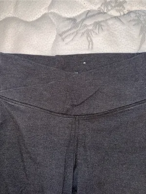 Old Navy Black High-Waist Bike Shorts thumbnail 4