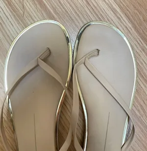 DV by Dolce Vita Flip Flops thumbnail 2