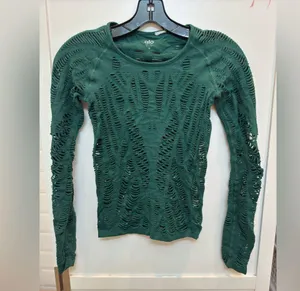 Alo Yoga wanderer long sleeve top - green shirt thumbnail 2