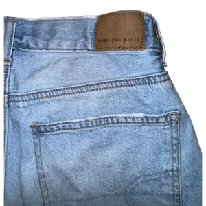 American Eagle High Rise‎ Baggy Shorts Size 26 Distressed Light Wash Spring Mom thumbnail 7