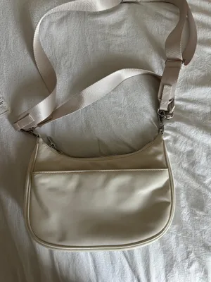 Lululemon City Essentials Shoulder Bag Small thumbnail 1