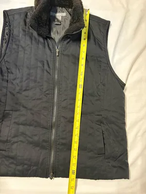 Liz Claiborne Women’s Black Quilted Zip-Up Vest with Faux Fur Collar Size L thumbnail 7