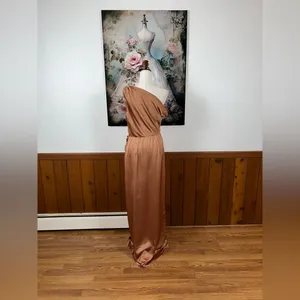 Elegant New Show Me Your Mumu Jodie Luxe Satin Dress! thumbnail 5