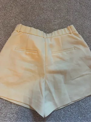 Abercrombie Tailored Shorts Yellow Size 27 thumbnail 3