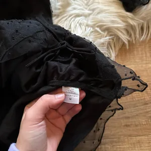 LUCY IN THE SKY Diamond Chiffon Ruffle Dress In Black thumbnail 9
