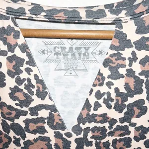 Crazy Train Leopard Print Short Sleeve Keyhole V Neck Top thumbnail 7
