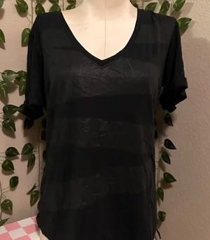 Lululemon vneck shirt black goth witchy fall casual preppy quiet luxury thumbnail 1