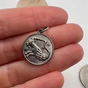 Rembrandt Vintage Sterling Silver Capricorn Zodiac Charm Sea Goat‎ Pendant 3.06g thumbnail 5
