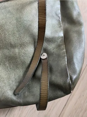 Free People We The Free Benton Messenger Bag in Olive Green - New w/ Flaw thumbnail 4