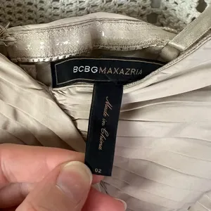 BCBGMaxAzria Dress Size 2‎ Cocktail Sexy Tan Champagne Bow Strapless Mini thumbnail 4