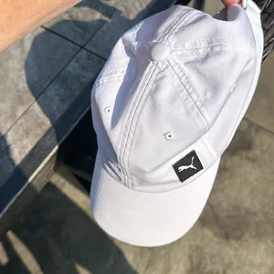 Puma white hat thumbnail 3