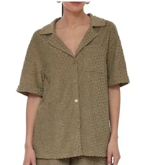 Avec Les Filles Textured Button Down Shirt S Triangle Terrycloth Olive Cover Up thumbnail 1