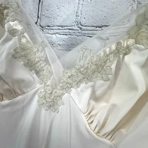 Vintage Van Raalte Full Slip Dress Nightgown 32 Small Beige Lace Appliqué USA thumbnail 3