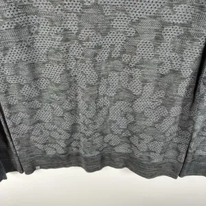 Lululemon Gray camo Breeze By Long Sleeve Women’s Size Medium Athletic Running‎ thumbnail 6