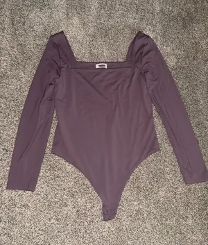 Aritzia Babaton Contour Squareneck Longsleeve Bodysuit thumbnail 1