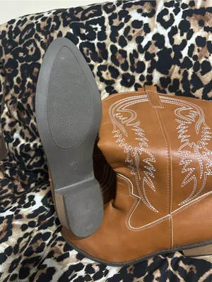 Women's Tan Embroidered Western Lace-Up Boots thumbnail 4