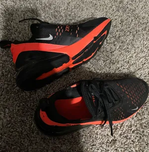Nike Air Max 270 thumbnail 2