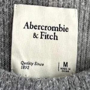 Womens Abercrombie & Fitch Oversized Fluffy Pattern Crewneck Sweater Grey Medium thumbnail 3