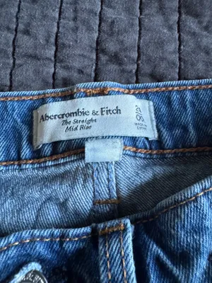 Abercrombie High-Rise Jeans Ultra Straight thumbnail 3