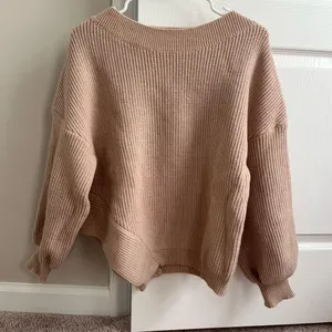 Light pink medium sweater thumbnail 1