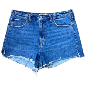 Abercrombie and Fitch 4” High Rise Mom Shorts thumbnail 3