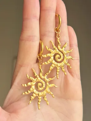 Handmade gold tone stainless steel sun boho retro vintage style hoops dangle earrings☀️ thumbnail 4