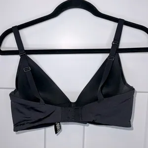 Skims Wireless Form T-Shirt Bra - Onyx thumbnail 3