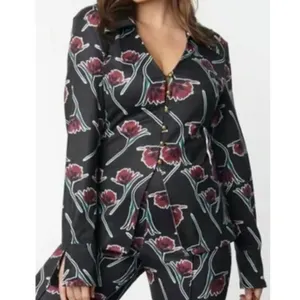 Unique Vintage Scattered Stem Floral Blouse Black Red Poppy Button Up M K1665KT2 thumbnail 5