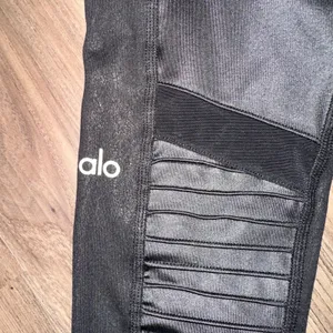 ALO Yoga Moto Leggings High Waist‎ Black Moto Panel Detail Athleisure Small thumbnail 8