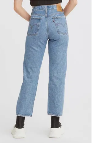 Levi's Wedgie Fit Straight Women’s Jeans thumbnail 2