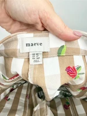 Anthropologie Maeve Tan/White Gingham Capri Floral Embroidered Pants Size 4P thumbnail 4