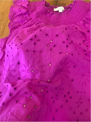 Women's LOFT Eyelet Blouse Size M Pink Magenta thumbnail 5