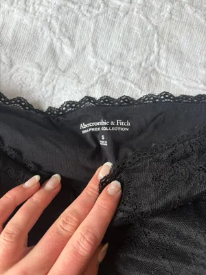 Abercrombie Off-The-Shoulder lace Top thumbnail 4