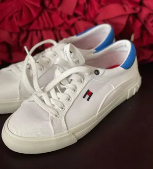 Tommy Hilfiger women’s brand new finice lace up sneaker size 8 avail thumbnail 11