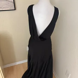 FAME‎ & PARTNERS Black Satin V Neck Maxi Dress Long Side slit formal Size 4 NWT thumbnail 4