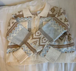 Pink Rose brown,white and blue adorable cozy sweater perfect for winter time thumbnail 1