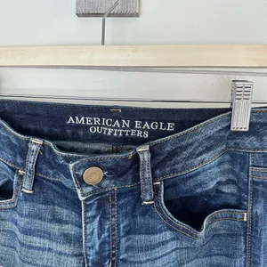 American Eagle Women’s 8 Super Stretch Distressed Jeans thumbnail 2