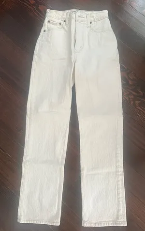 Abercrombie & Fitch White Straight Leg Women's Jeans thumbnail 1